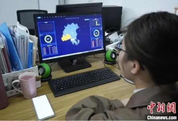 福州一學校廁所裝反欺凌報警器